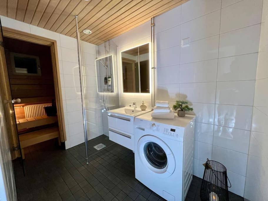 רובניימי Spacious City Center Apt - Sauna - Self Check In מראה חיצוני תמונה